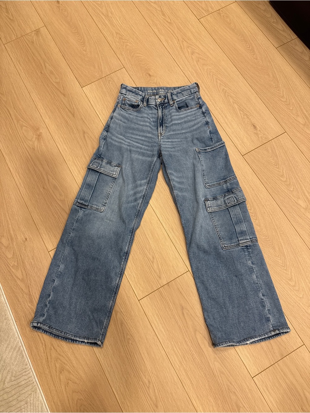 American Eagle Curve High-Rise Baggy Wide Leg Cargo Jeans - Size 00